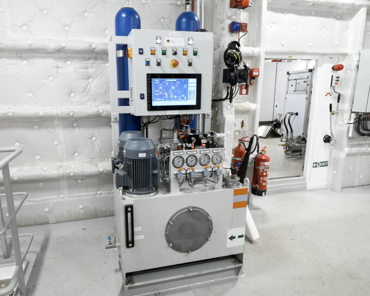 Instalación en barco de unidad de potencia hidráulica diseñada y fabricada por FJ