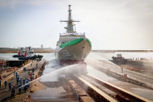 Botadura corbeta Almadinah Navantia programa Avante 2200